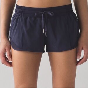Lulu Lemon Hotty Hot Low-Rise Lined Short